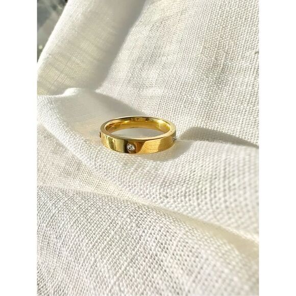 Gold Cubic zirconia Love Ring - Picture 1 of 3